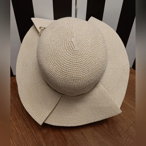 Betmar pleated straw hat - Picture 9 of 9